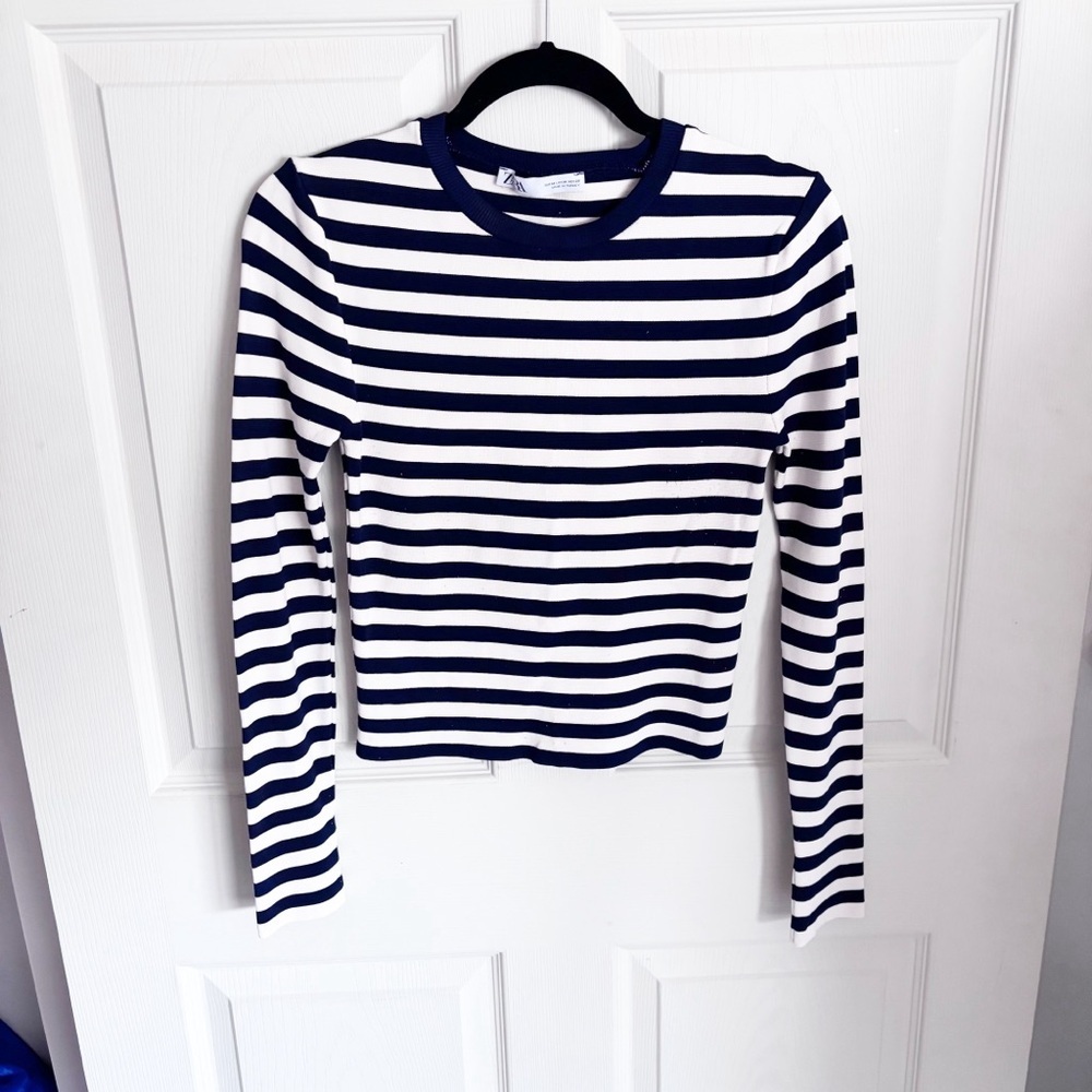 Zara Striped Crop Navy Blue and Cream Long Sleeve Shirt Size Medium